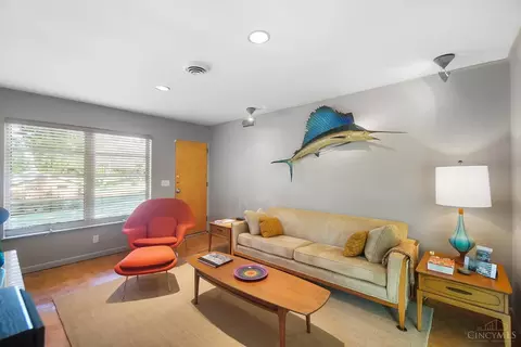 Living - 8389 Arborcrest Dr, Cincinnati, OH 45236 photo 5 of 6