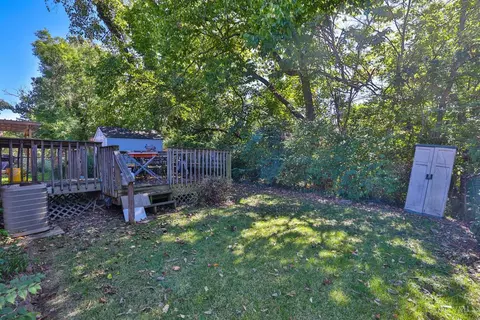 Exterior - 6708 Hampton Dr, Silverton, OH 45236 photo 7 of 10