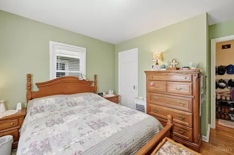 Bedroom - 162 Ridgeway Rd, Cincinnati, OH 45216 photo 5 of 7