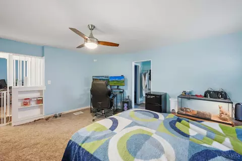 Bedroom - 162 Ridgeway Rd, Cincinnati, OH 45216 photo 2 of 7