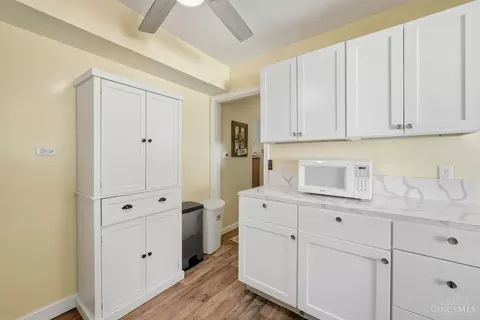 Kitchen - 162 Ridgeway Rd, Cincinnati, OH 45216 photo 3 of 4
