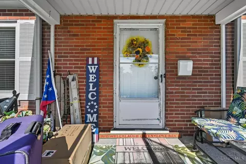 Exterior - 162 Ridgeway Rd, Cincinnati, OH 45216 photo 3 of 15