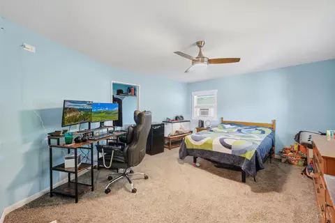 Bedroom - 162 Ridgeway Rd, Cincinnati, OH 45216 photo 3 of 7