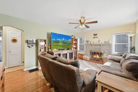 Living - 162 Ridgeway Rd, Cincinnati, OH 45216 photo 1 of 4
