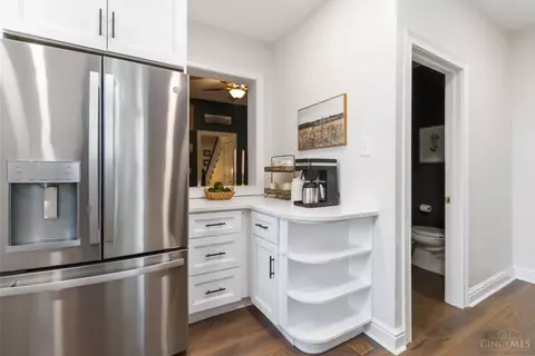Kitchen - 6633 Roe St, Cincinnati, OH 45227 photo 4 of 7
