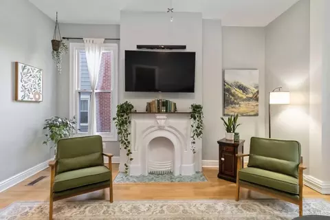 Living - 6633 Roe St, Cincinnati, OH 45227 photo 3 of 5