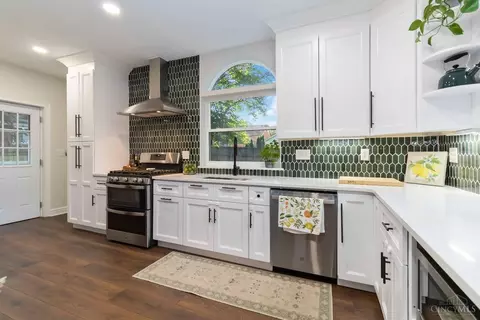 Kitchen - 6633 Roe St, Cincinnati, OH 45227 photo 3 of 7