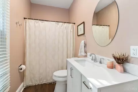 Bath - 6633 Roe St, Cincinnati, OH 45227 photo 4 of 4