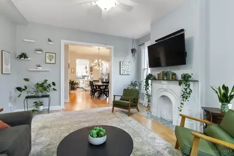 Living - 6633 Roe St, Cincinnati, OH 45227 photo 4 of 5