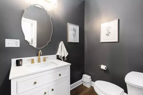 Bath - 6633 Roe St, Cincinnati, OH 45227 photo 1 of 4