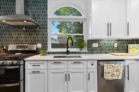 Kitchen - 6633 Roe St, Cincinnati, OH 45227 photo 6 of 7