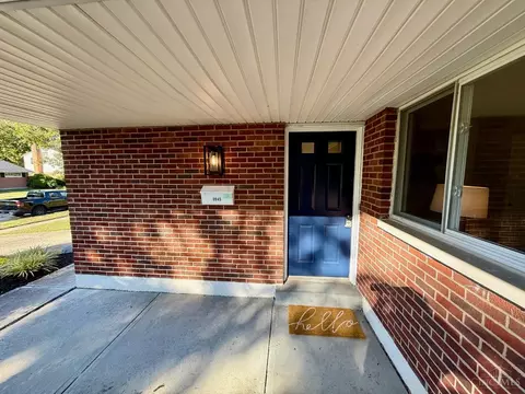 11945 Algiers Dr, Cincinnati, OH 45246 photo 2
