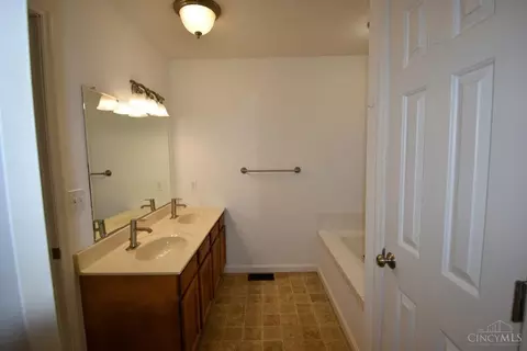 Bath - 103 Stone Trace Dr, Mount Orab, OH 45154 photo 1 of 2