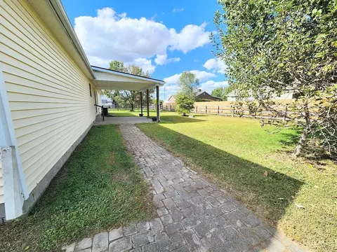 Exterior - 103 Stone Trace Dr, Mount Orab, OH 45154 photo 6 of 8