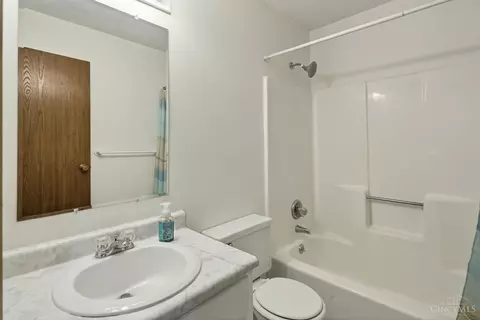 Bath - 1696 Devils Backbone Rd, Cincinnati, OH 45233 photo 2 of 2