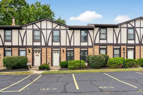 1696 Devils Backbone Rd, Cincinnati, OH 45233