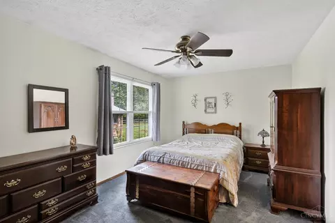 Bedroom - 1696 Devils Backbone Rd, Cincinnati, OH 45233 photo 2 of 10