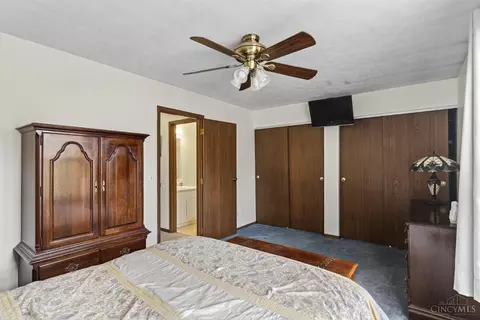 Bedroom - 1696 Devils Backbone Rd, Cincinnati, OH 45233 photo 5 of 10