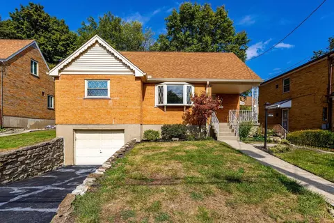 4764 Clevesdale Dr, Cincinnati, OH 45238