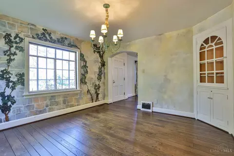 Dining - 55 Forest Ave, Wyoming, OH 45215 photo 2 of 2