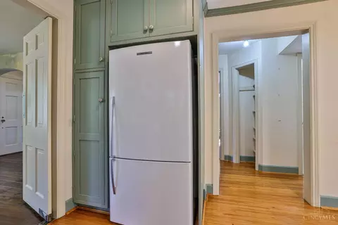 Entry Way - 55 Forest Ave, Wyoming, OH 45215 photo 2 of 4