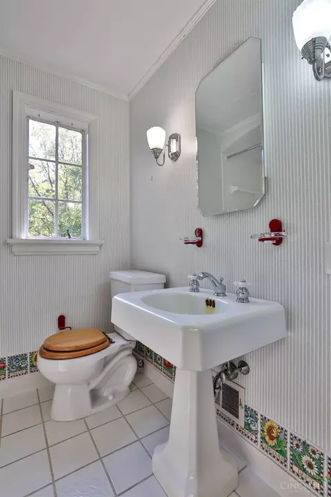 Bath - 55 Forest Ave, Wyoming, OH 45215 photo 5 of 5