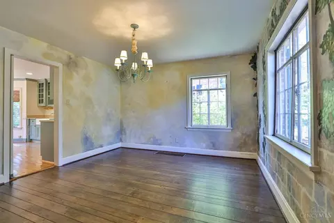 Dining - 55 Forest Ave, Wyoming, OH 45215 photo 1 of 2