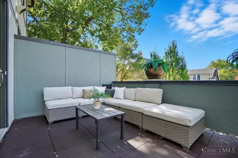Exterior - 2731 Cleinview Ave, Cincinnati, OH 45206 photo 6 of 12