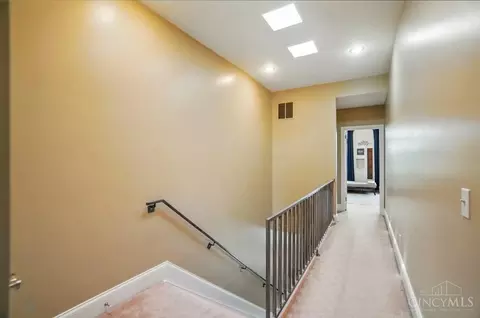Entry Way - 2731 Cleinview Ave, Cincinnati, OH 45206 photo 6 of 10