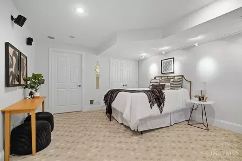 Bedroom - 2731 Cleinview Ave, Cincinnati, OH 45206 photo 9 of 10