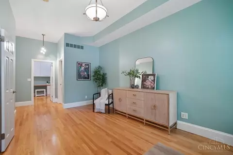 Entry Way - 2731 Cleinview Ave, Cincinnati, OH 45206 photo 8 of 10