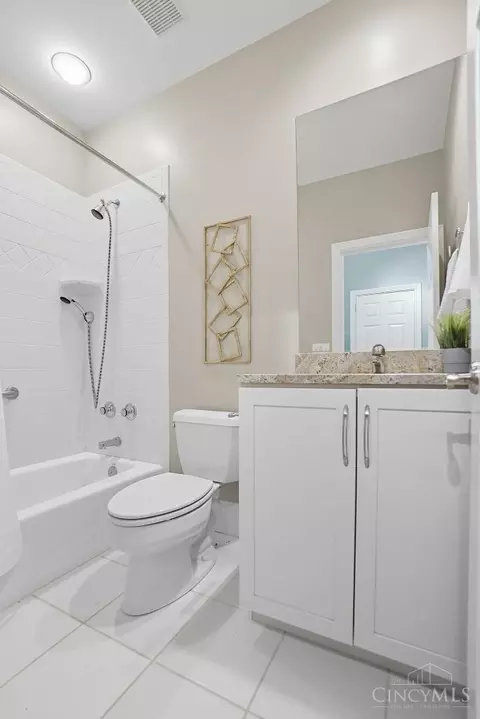 Bath - 2731 Cleinview Ave, Cincinnati, OH 45206 photo 15 of 17