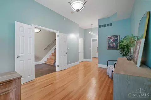 Entry Way - 2731 Cleinview Ave, Cincinnati, OH 45206 photo 7 of 10