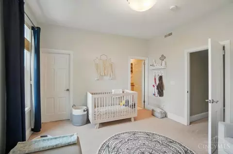 Bedroom - 2731 Cleinview Ave, Cincinnati, OH 45206 photo 6 of 10