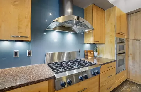 Kitchen - 2731 Cleinview Ave, Cincinnati, OH 45206 photo 3 of 4