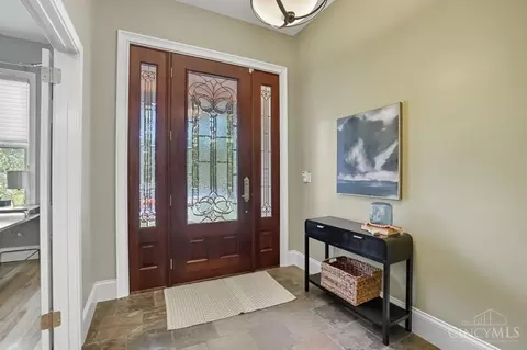 Entry Way - 2731 Cleinview Ave, Cincinnati, OH 45206 photo 1 of 10