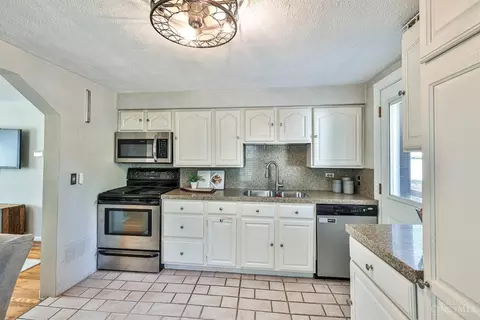 Kitchen - 9001 Cherry St, Blue Ash, OH 45242 photo 2 of 4
