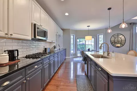 Kitchen - 458 Maple Ridge Ct, Cincinnati, OH 45244 photo 5 of 7