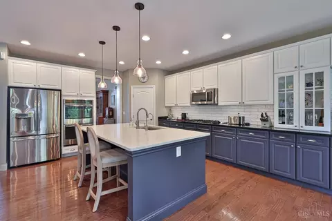 Kitchen - 458 Maple Ridge Ct, Cincinnati, OH 45244 photo 2 of 7