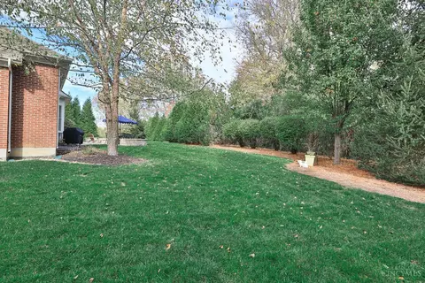 Exterior - 458 Maple Ridge Ct, Cincinnati, OH 45244 photo 9 of 15
