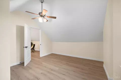 Bedroom - 1650 Rose Pl, Cincinnati, OH 45237 photo 7 of 8