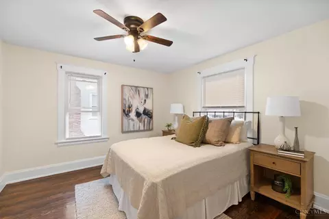 Bedroom - 1650 Rose Pl, Cincinnati, OH 45237 photo 1 of 8