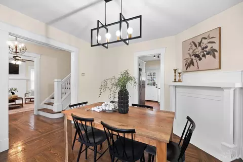 Dining - 1650 Rose Pl, Cincinnati, OH 45237 photo 3 of 4