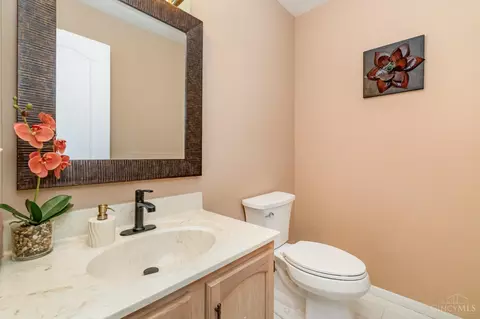 Bath - 7940 Stablegate Ln, Maineville, OH 45039 photo 1 of 3