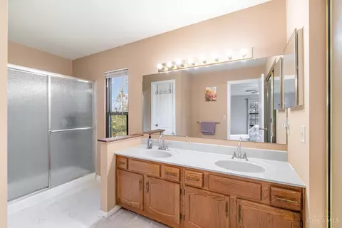 Bath - 7940 Stablegate Ln, Maineville, OH 45039 photo 2 of 3