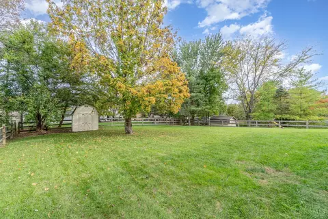 Exterior - 7940 Stablegate Ln, Maineville, OH 45039 photo 9 of 12