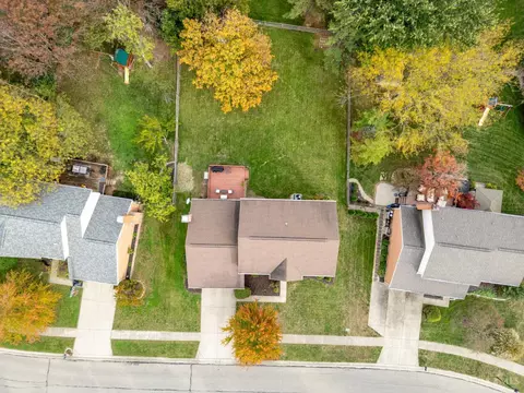 View/Area - 7940 Stablegate Ln, Maineville, OH 45039 photo 4 of 6