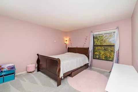 Bedroom - 7940 Stablegate Ln, Maineville, OH 45039 photo 3 of 4