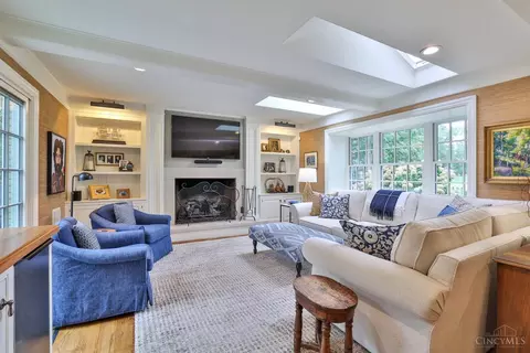 Living - 6790 Marblehead Dr, Cincinnati, OH 45243 photo 4 of 6