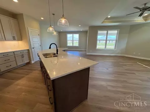 3948 Lukas Ln, Hamilton, OH 45013 photo 9